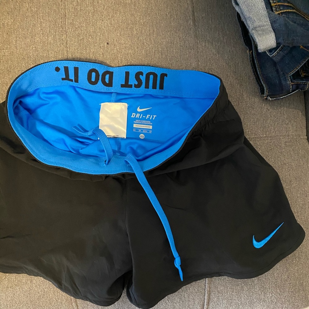 New Nike running shorts size xs